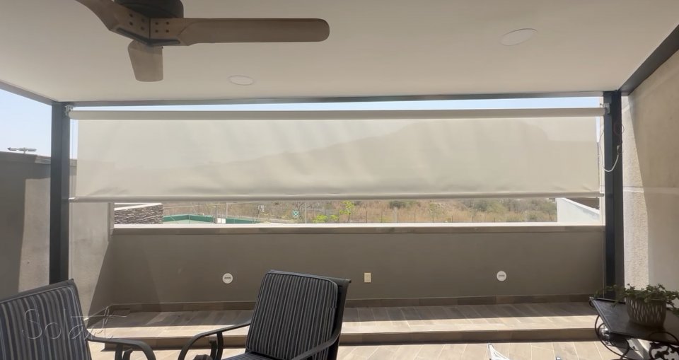 Toldo Vertical Motorizado en Terraza Solart